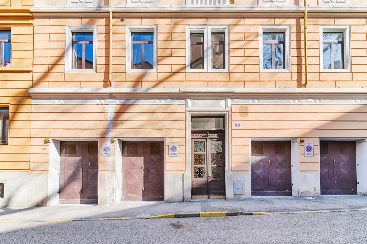 Frida apartment nuovo luminoso con vista aperta Trieste Esterno foto